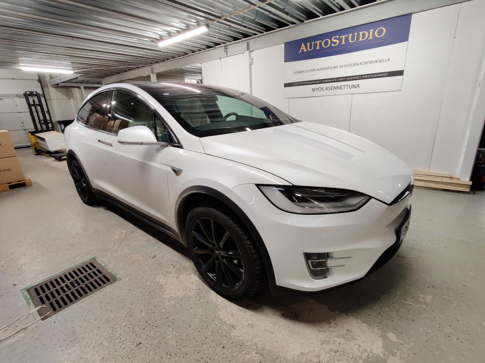 Tesla Model X vaimennus