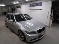 BMW e90 kaiuttimien ja soittimen asennus